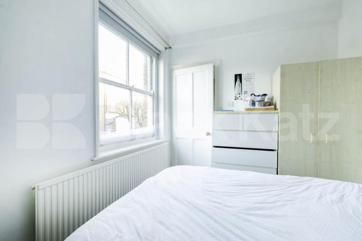 			2 Bedroom, 1 bath, 1 reception 			 Stanlake Road, Swindon House, W12,  Swindon House