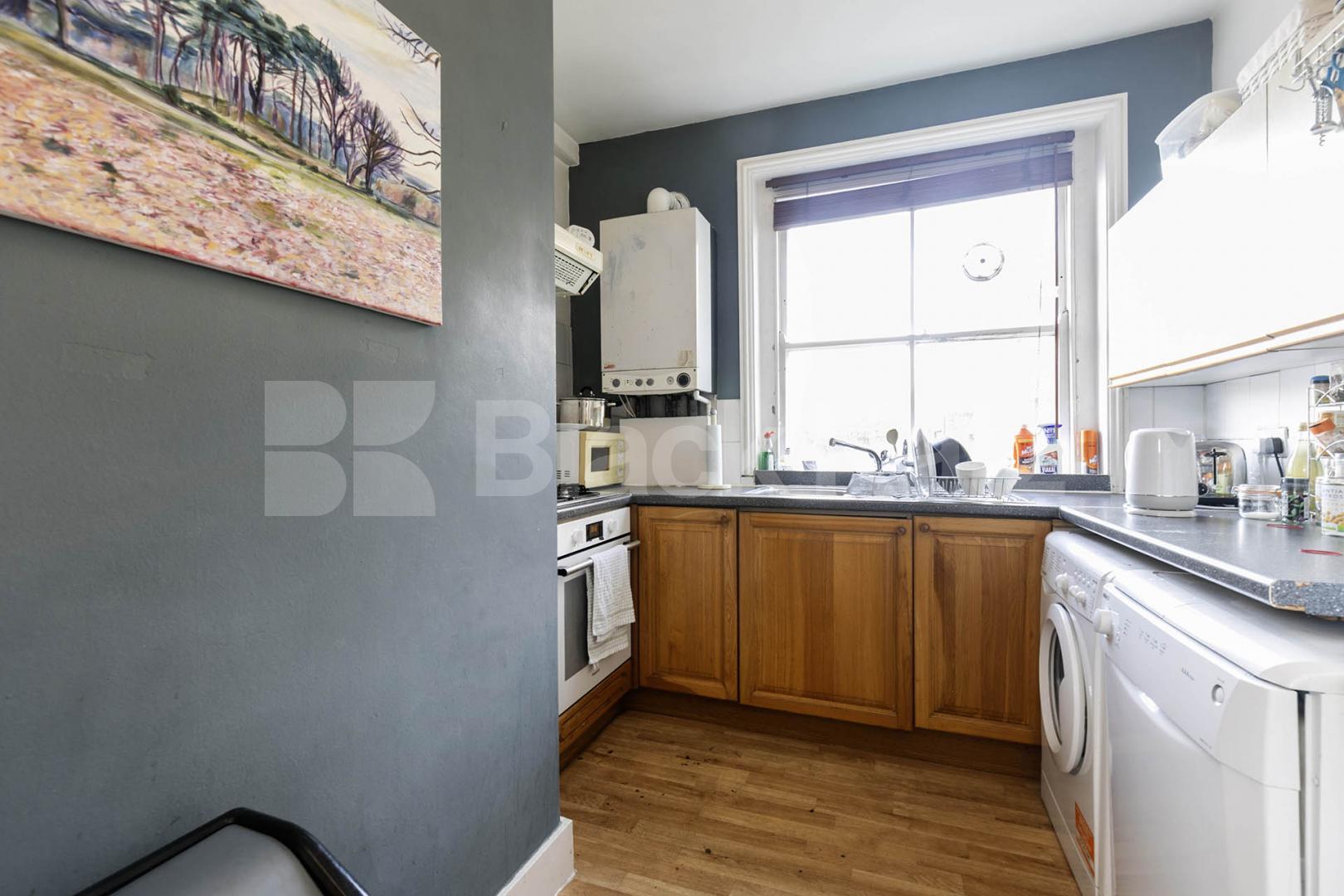 			2 Bedroom, 1 bath, 1 reception 			 Stanlake Road,  Swindon House  W12