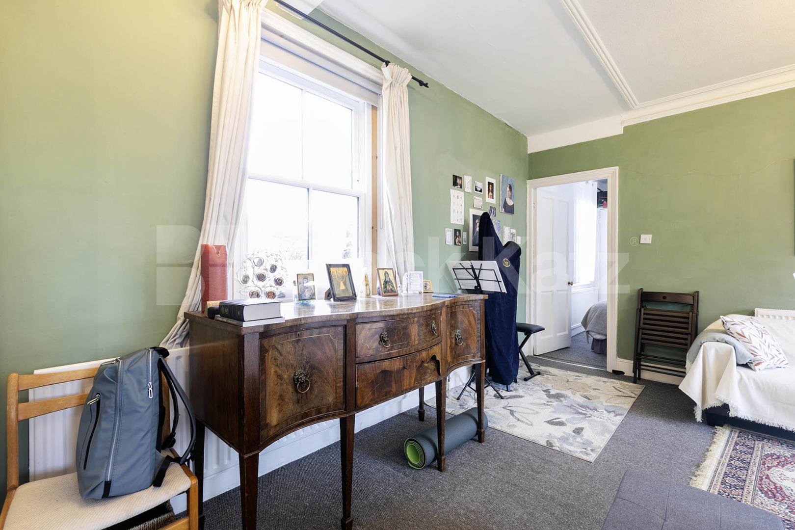 			2 Bedroom, 1 bath, 1 reception 			 Stanlake Road, Swindon House, W12,  Swindon House