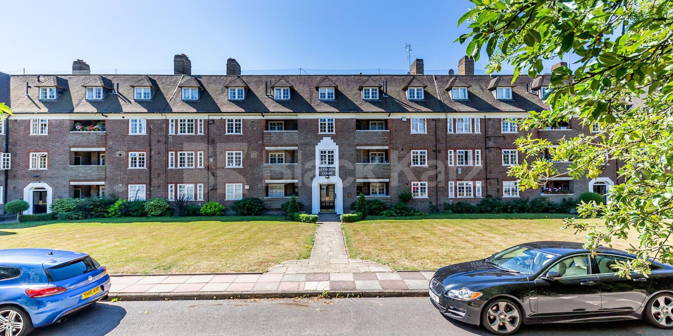 			3 Bedroom, 1 bath, 1 reception Flat			 Lyttelton Road, EAST FINCHLEY