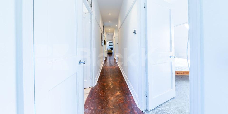 			3 Bedroom, 1 bath, 1 reception Flat			 Lyttelton Road, EAST FINCHLEY