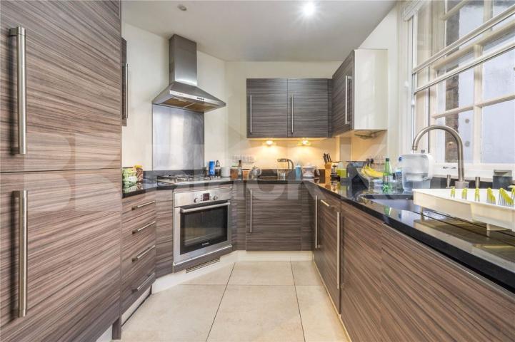 Spacious beautifully finished property in an amazing location Lees Place, Mayfair