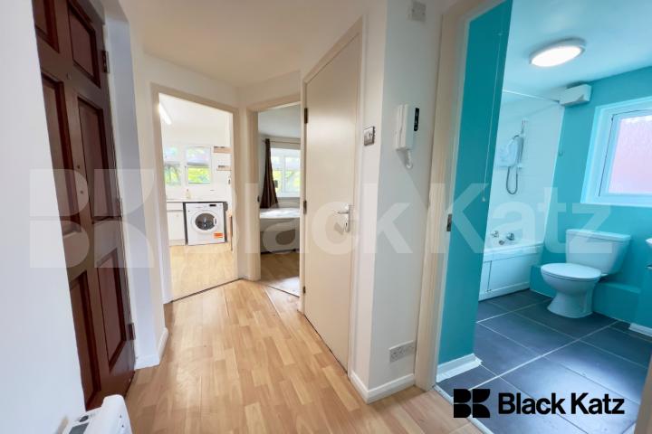  Well proportioned one bedroomed apartment Weald Close ,  Bermondsey