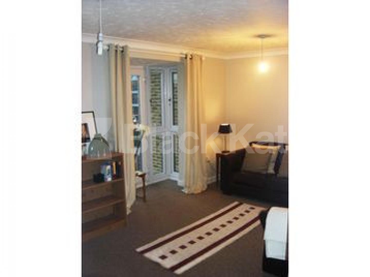 			MUST SEE!!!!, 1 Bedroom, 1 bath, 1 reception Apartment			 Tildworth Road, Wellington Way, MILE END