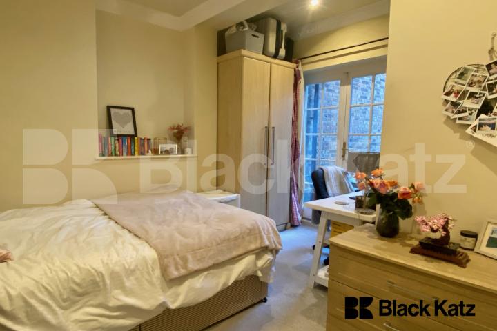 Split level four bedroom garden flat in the heart of Pimlico Lupus Street, Pimlico
