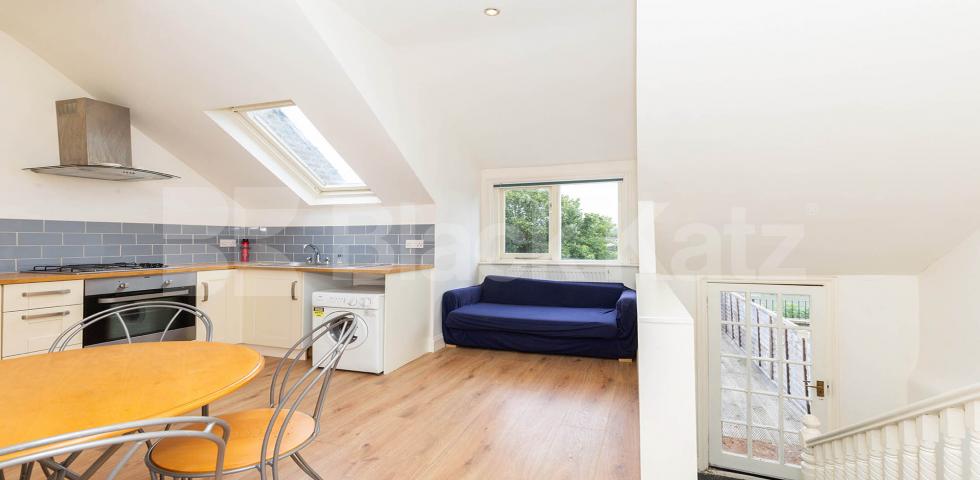 			1 Bedroom, 1 bath, 1 reception Flat			 Hillfield Avenue, Crouch End