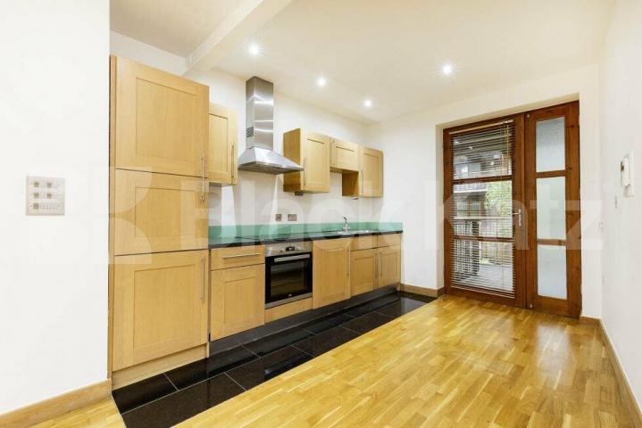 Modern 2 bed 2 bath within a private development mins to tube & shops Noko House, Banister Road, Kensal Rise