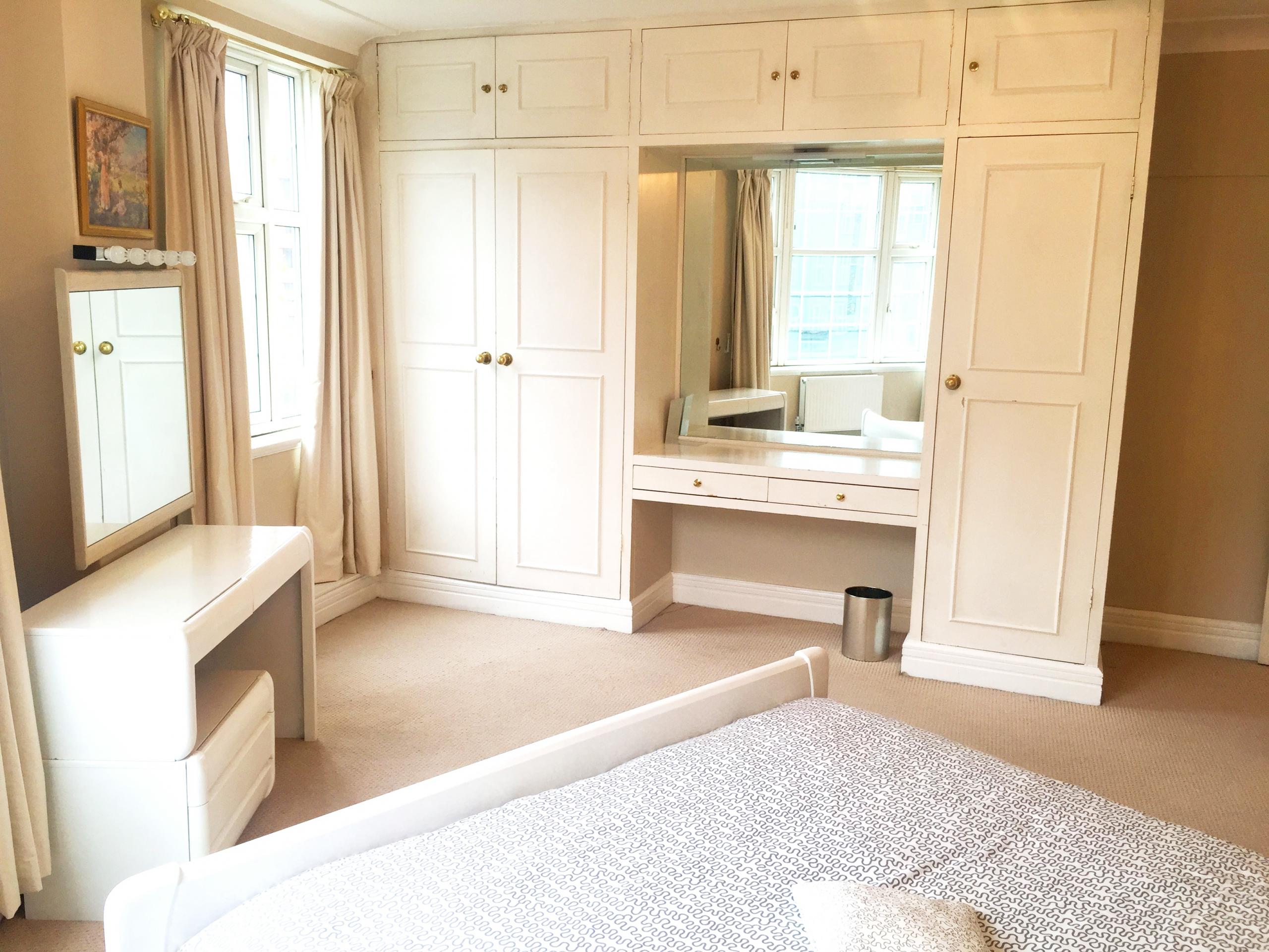 			HOT WATER AND HEATING INCLUDED, 2 Bedroom, 1 bath, 1 reception Apartment			 College Crescent, SWISS COTTAGE NW3