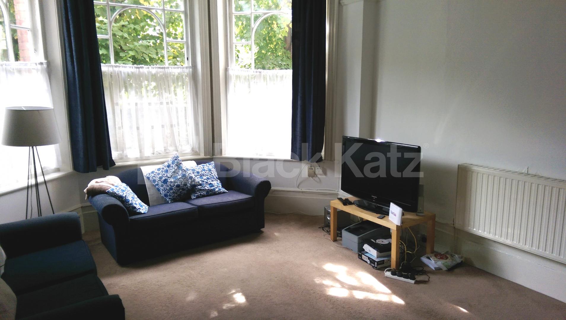 			2 Bedroom, 1 bath, 1 reception Ground Floor Flat			 Linden Mansions, Highgate Village