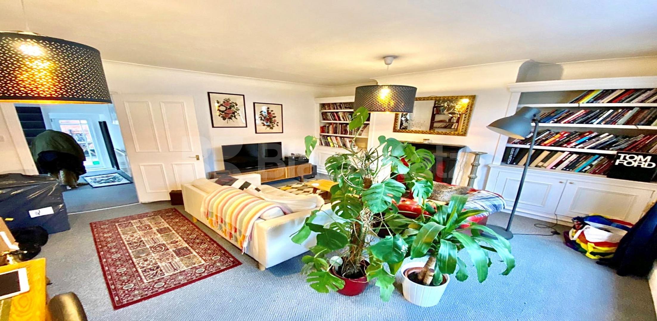 			2 Bedroom, 1 bath, 1 reception Flat			 The Broadway, Crouch End