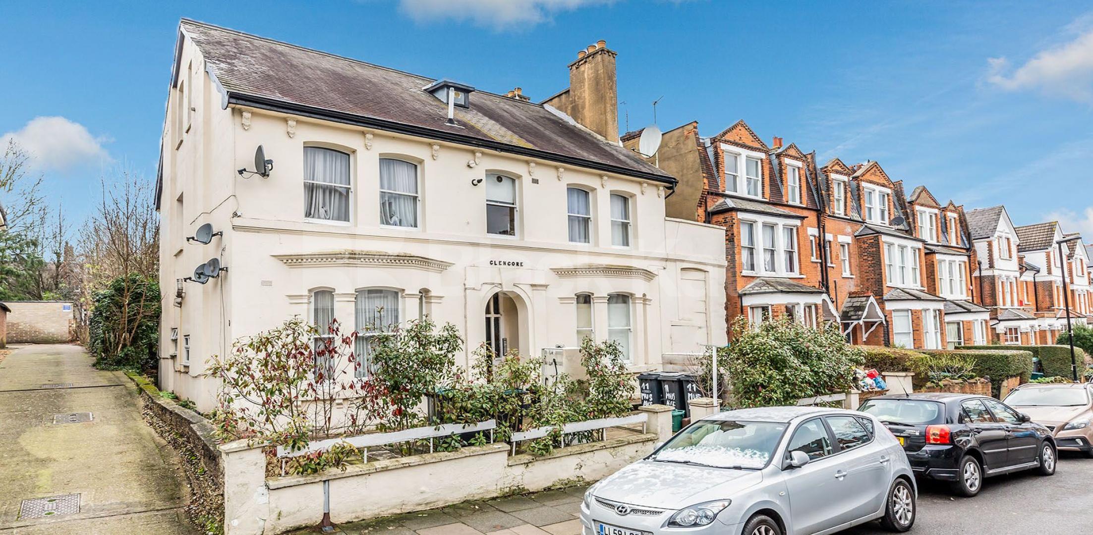 			3 Bedroom, 1 bath, 1 reception Flat			 Muswell Avenue, Muswell Hill