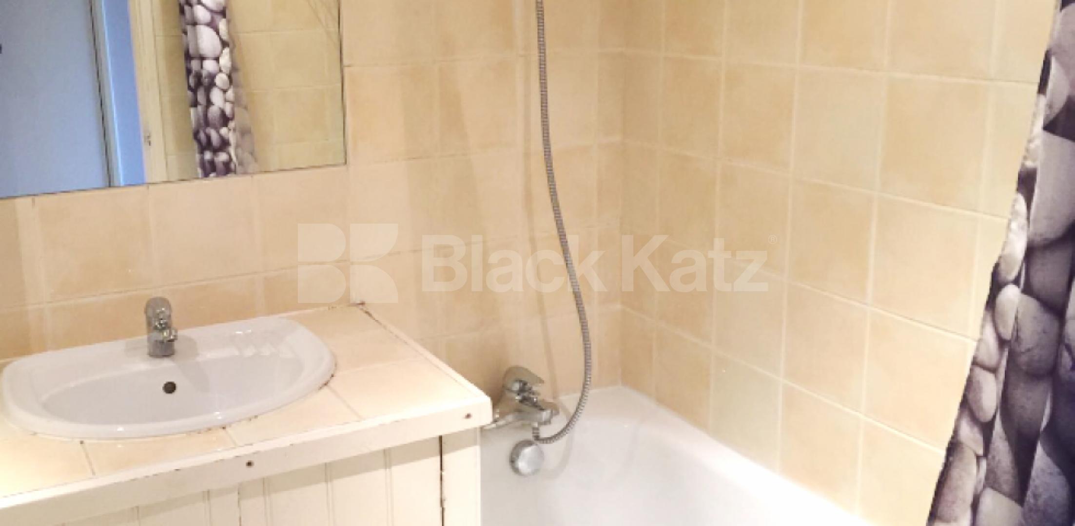 			2 Bedroom, 1 bath, 1 reception Flat			 Ollgar Close, SHEPHERDS BUSH