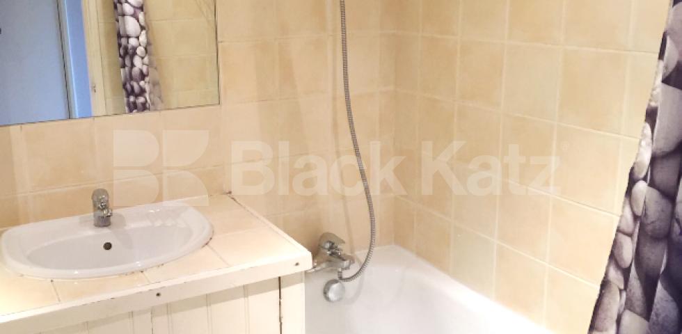 			2 Bedroom, 1 bath, 1 reception Flat			 Ollgar Close, SHEPHERDS BUSH