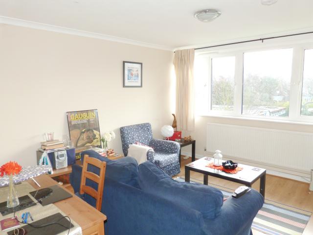 			2 Bedroom, 1 bath, 1 reception Flat			 Walm Lane, KILBURN
