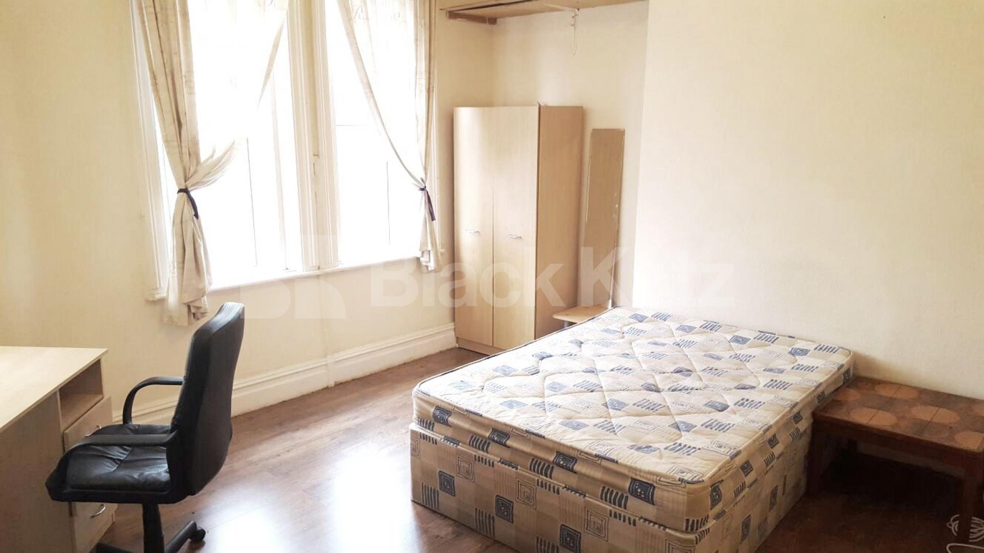 			NEW INSTRUCTION, Studio Apartment, 1 bath, 1 reception Studio			 Goldhawk Road, Shepherds Bush