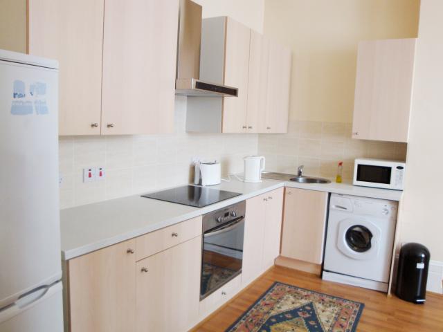 			2 Bedroom, 1 bath, 1 reception Flat			 Mill Lane, WEST HAMPSTEAD