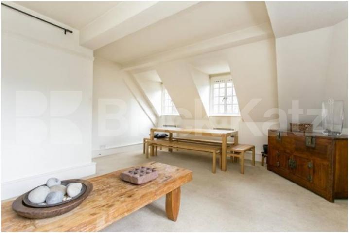 			NEW INSTRUCTION, 1 Bedroom, 1 bath, 1 reception Apartment			 White Rose Court.Widegate Street, Spitalfields 