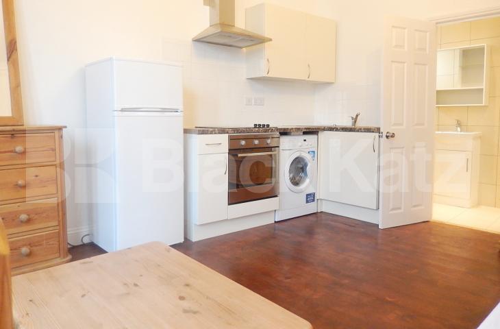 			 INCLUSIVE OF COUNCIL TAX, ELECTRICITY, WATER, WIFI, Studio Apartment, 1 bath, 1 reception Flat			 Third Avenue, ACTON CENTRAL