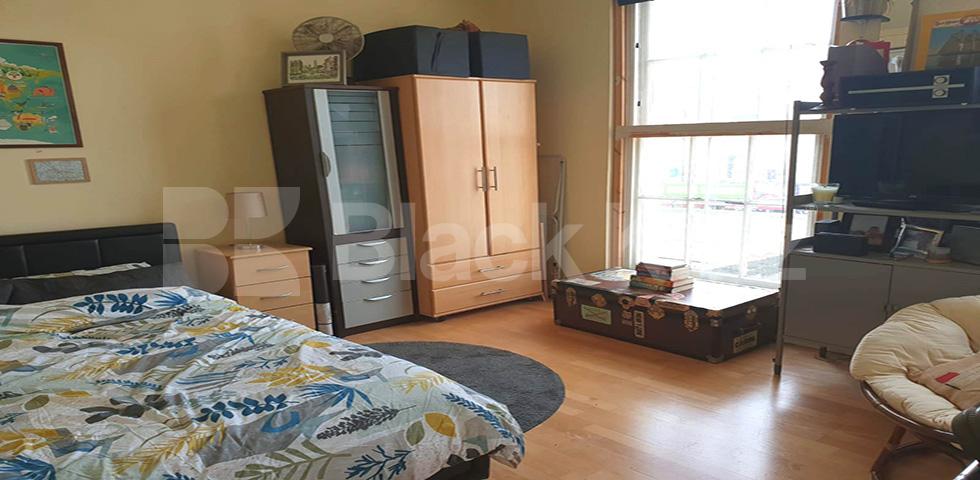 Cosy studio located in the heart of Camden with a modern kitchen and bathrrom Kentish Town Road, Camden