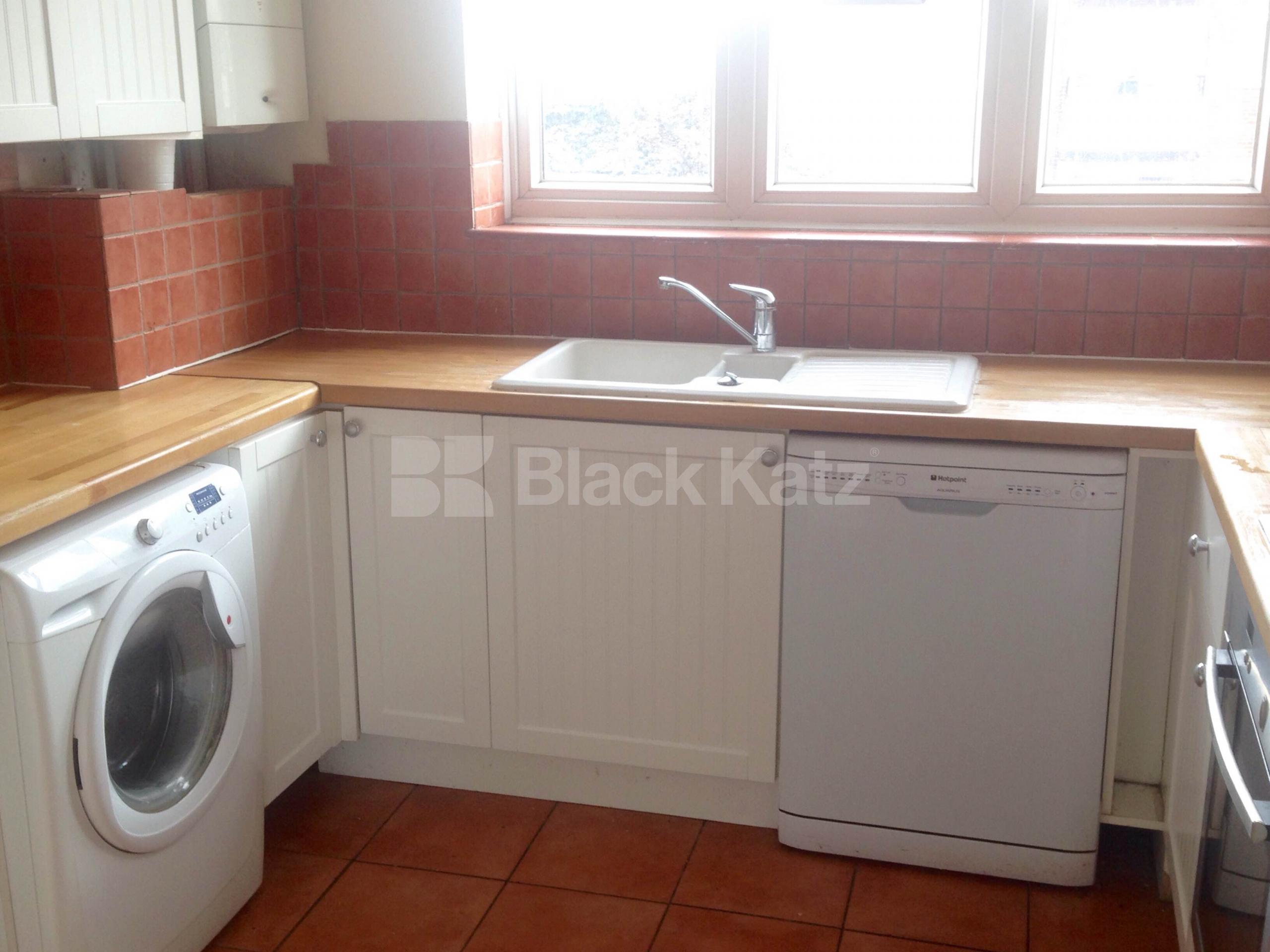 			NEW INSTRUCTION , 3 Bedroom, 1 bath, 1 reception Apartment			 Peter House. Wyvill Road , Vauxhall SW8