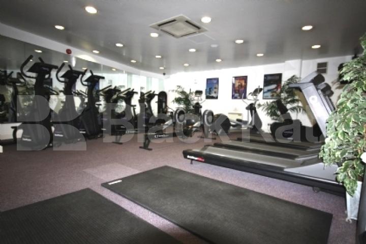 			NEW INSTRUCTION!, 3 Bedroom, 1 bath, 1 reception Flat			 Palgrave Gardens, BAKER STREET / REGENTS PARK