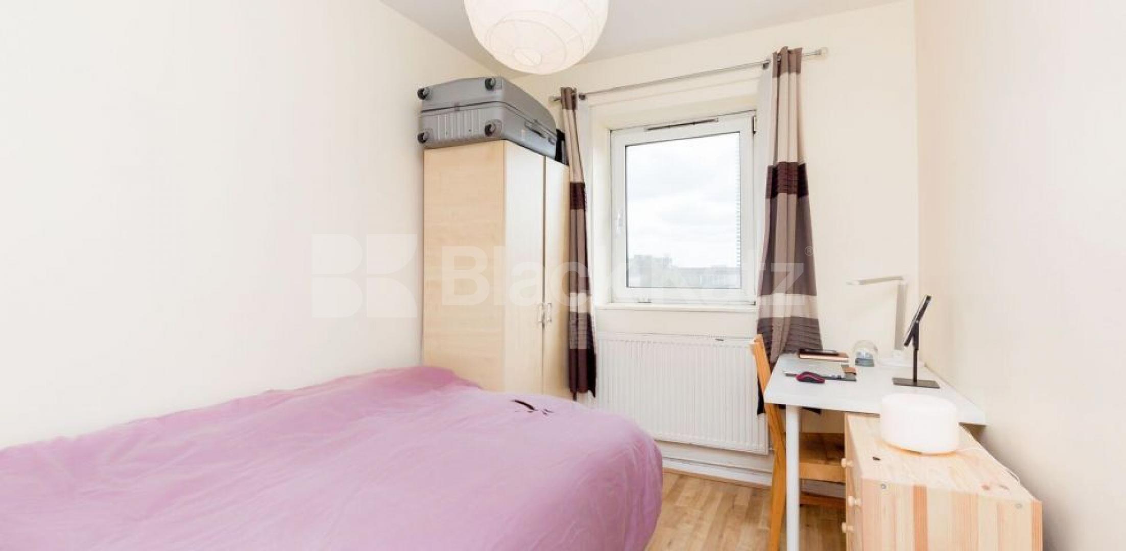 			NEW INSTRUCTION!, 4 Bedroom, 1 bath, 1 reception Flat			 Stanhope Street, CAMDEN / EUSTON