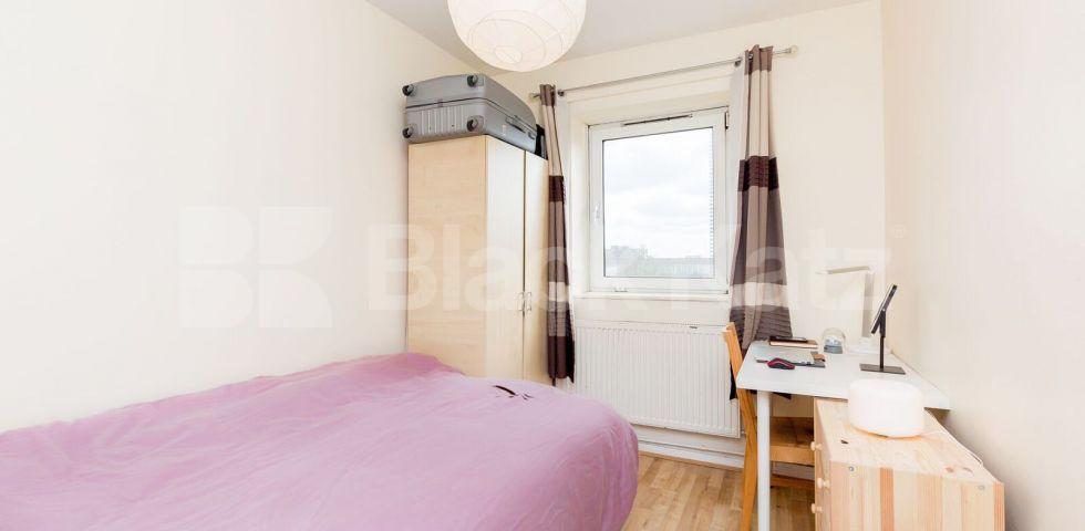 			NEW INSTRUCTION!, 4 Bedroom, 1 bath, 1 reception Flat			 Stanhope Street, CAMDEN / EUSTON