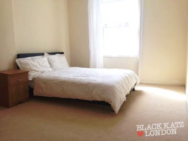 			NEW INSTRUCTION, 2 Bedroom, 1 bath, 1 reception Flat			 Sutherland Ave, MAIDA VALE