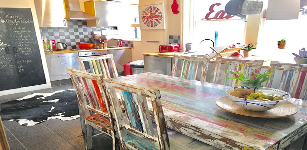 			LET , 3 Bedroom, 1 bath, 1 reception Apartment			 Latchmere Road, Clapham Junction