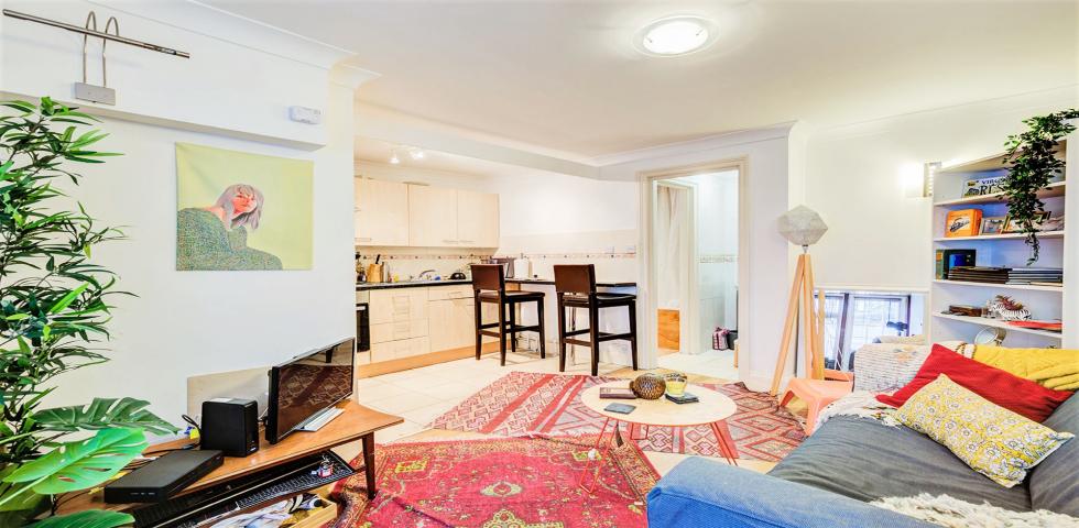 			1 Bedroom, 1 bath, 1 reception Flat			 Glenmore Road, BELSIZE PARK