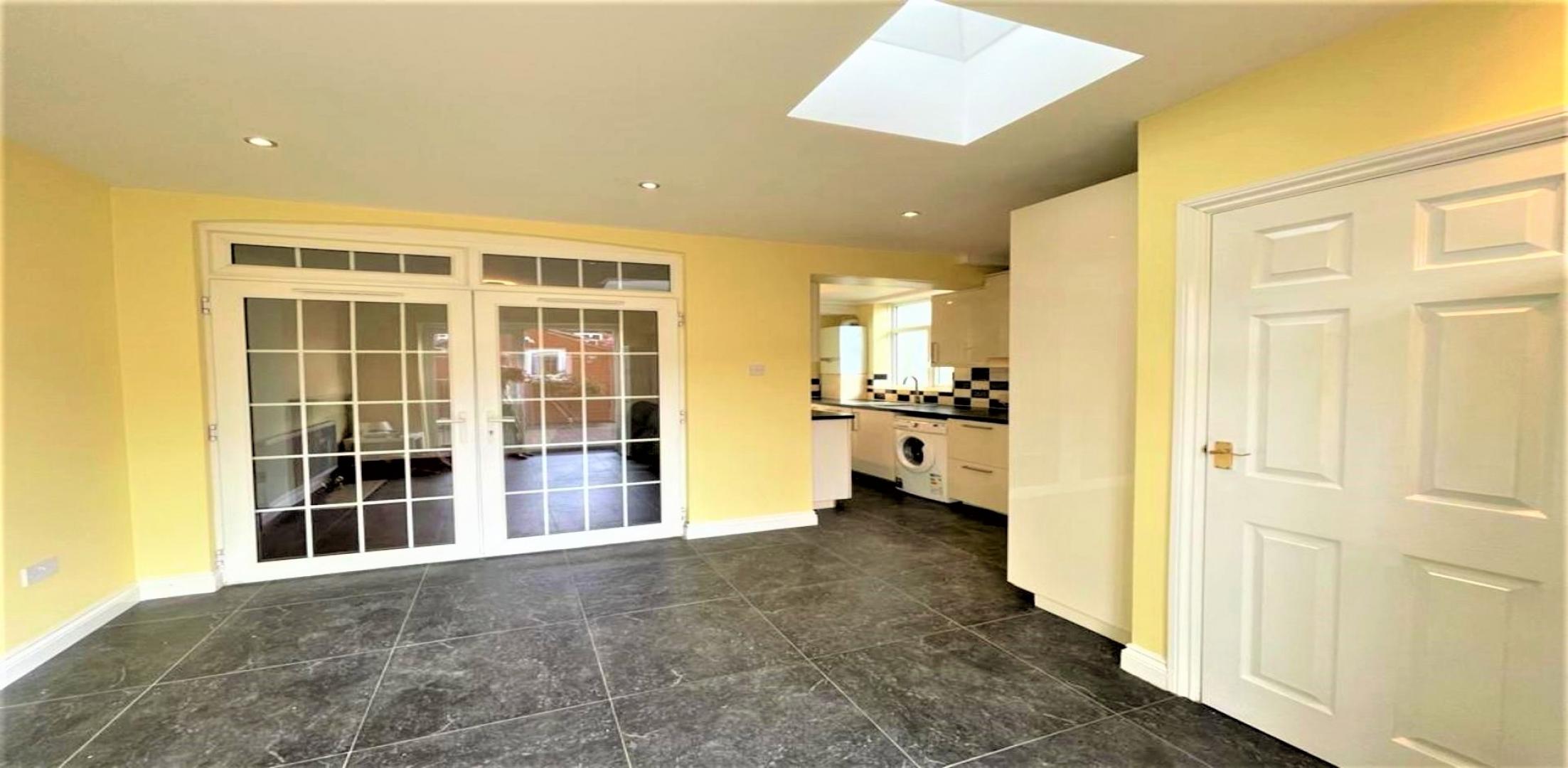 			5 Bedroom, 3 bath, 1 reception Semi-Detached House			 Rhyl Road, Perivale