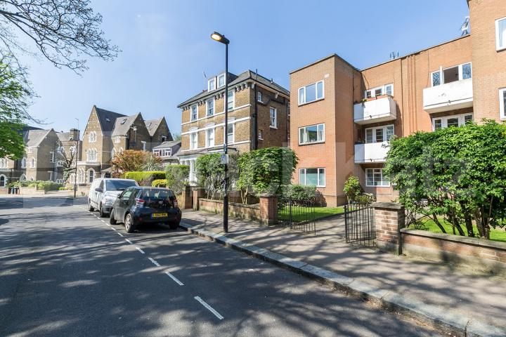 Located in the heart of Crouch End  close to all its boutiques and cafes  Crescent Road, Crouch End