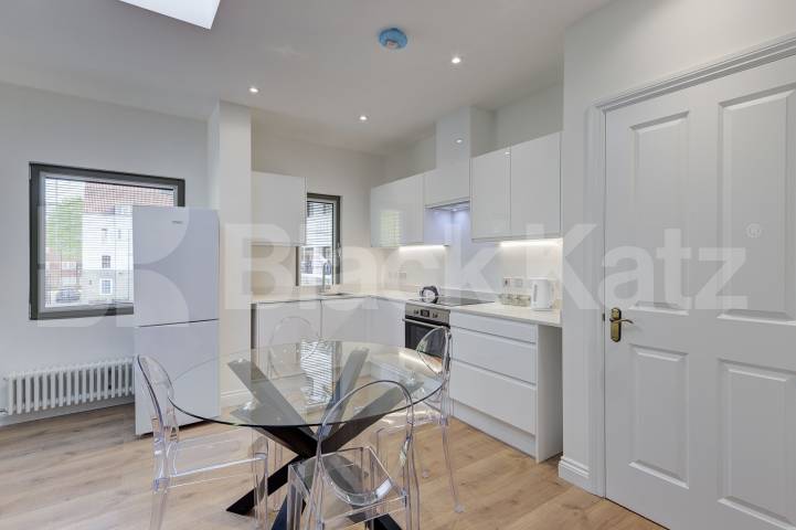 Modern One-Bedroom Flat with Excellent Transport Links Phoenix Road, Euston