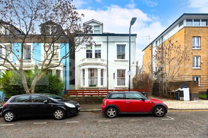 Two Bedroom Two bathroom garden property located short walk to Finsbury Park Portland Rise, Finsbury Park