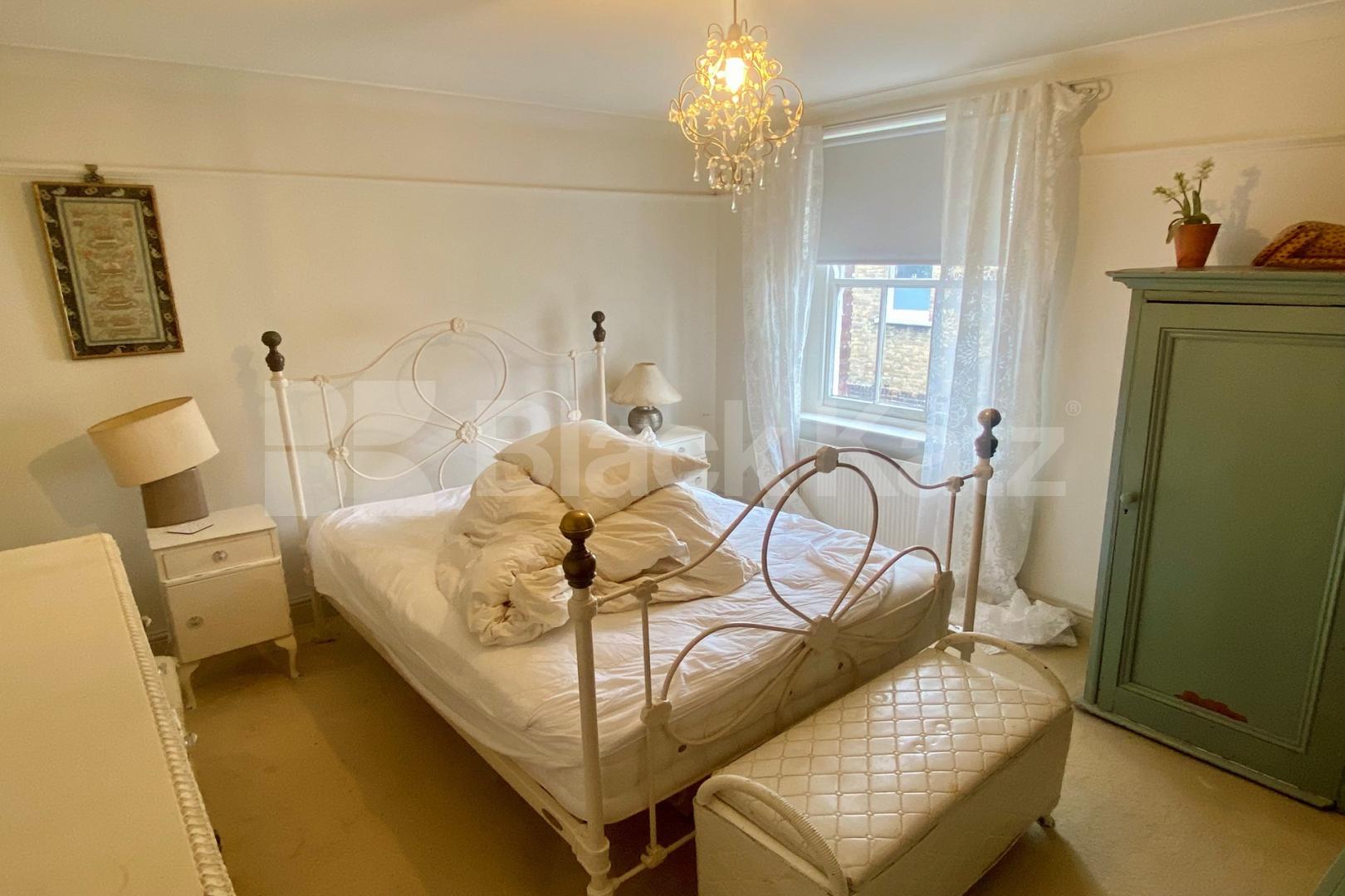 Gorgeous period house with all bills included Archbishops Place , Brixton