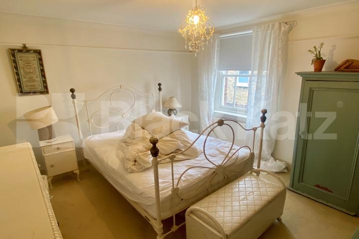 Gorgeous period house with all bills included Archbishops Place , Brixton