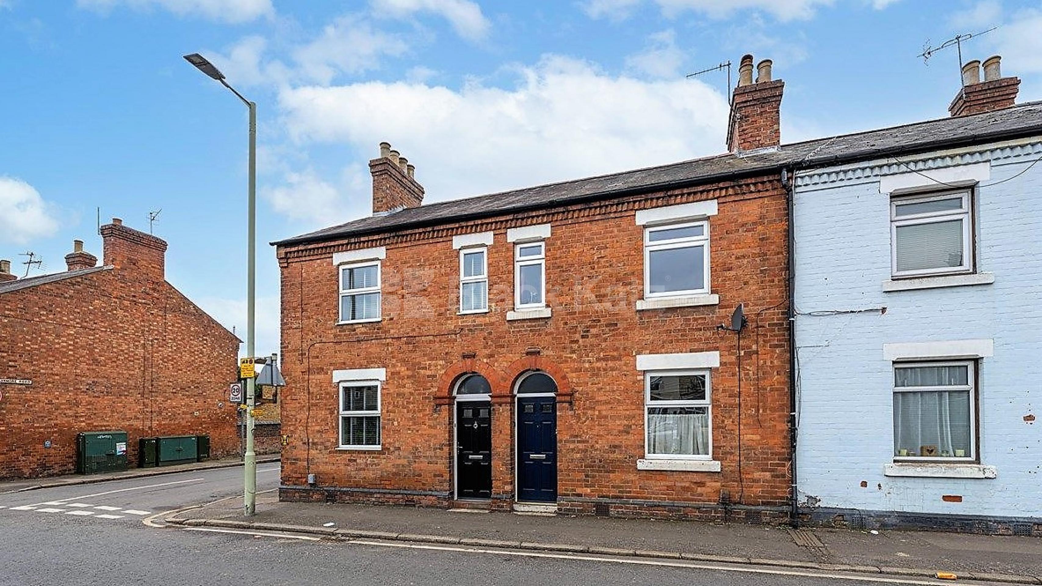 			2 BED COTTAGE WITH GARDEN !, 2 Bedroom, 1 bath, 1 reception House			 Leavesden Road, WATFORD WD24