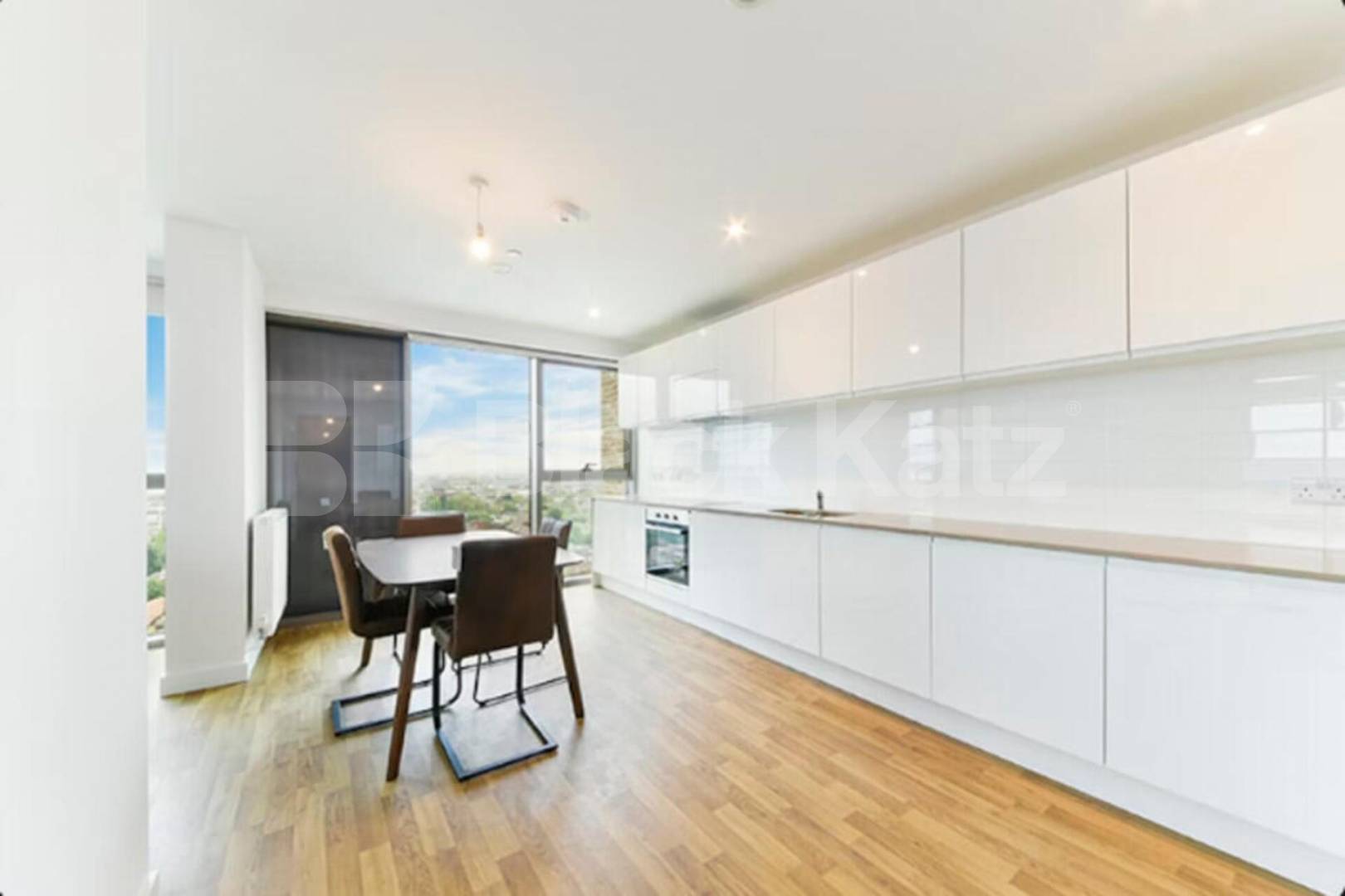 Luxury 2 Bed Apartment in Aster Apts N15 with Gym & Concierge Seven Sisters Road, Seven Sisters