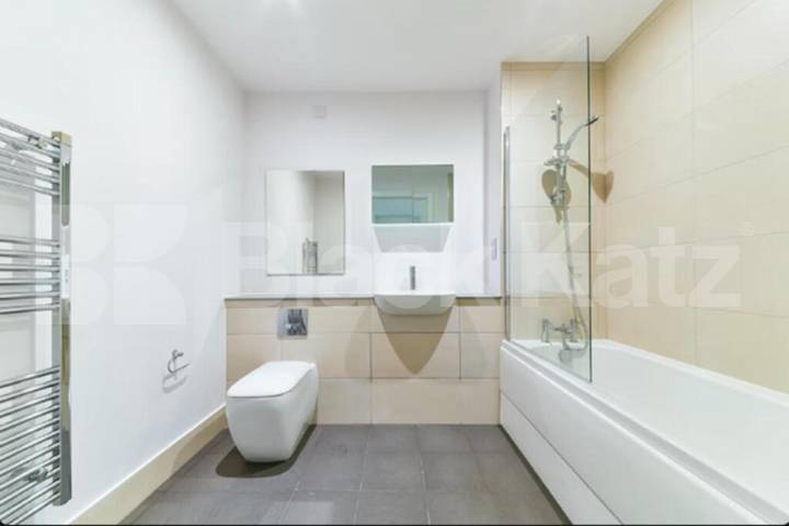 Luxury 2 Bed Apartment in Aster Apts N15 with Gym & Concierge Seven Sisters Road, Seven Sisters