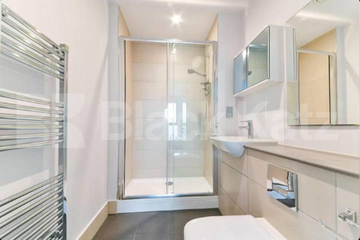 Luxury 2 Bed Apartment in Aster Apts N15 with Gym & Concierge Seven Sisters Road, Seven Sisters