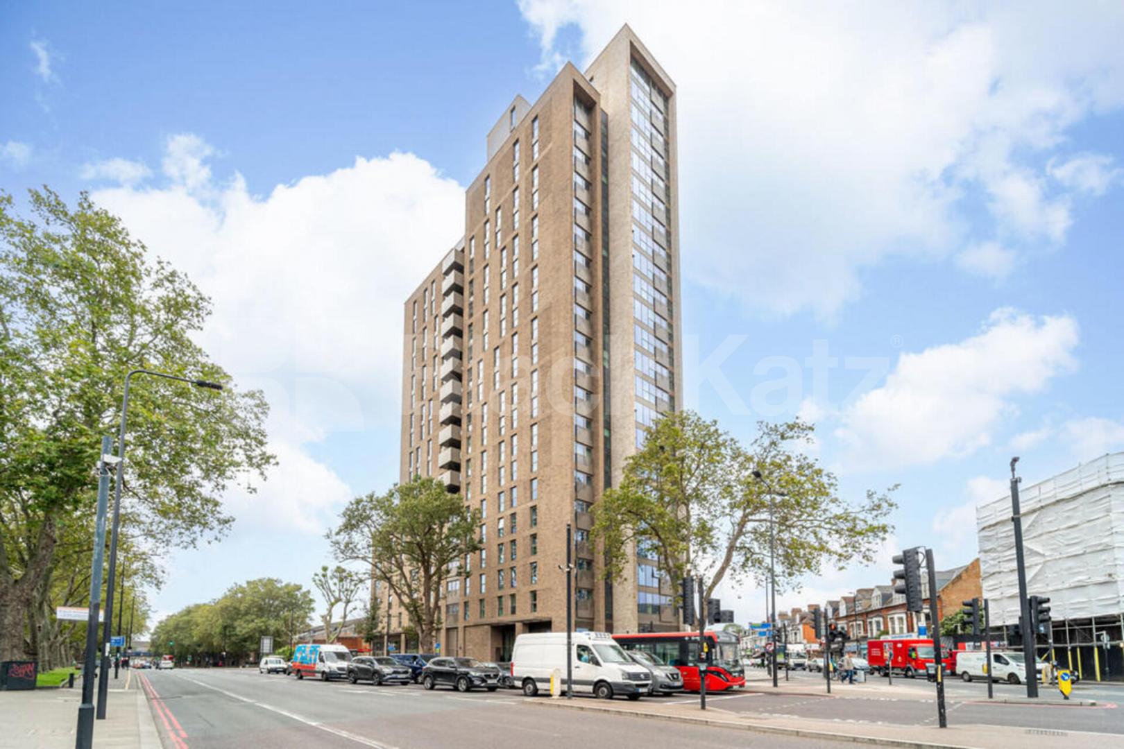 Luxury 2 Bed Apartment in Aster Apts N15 with Gym & Concierge Seven Sisters Road, Seven Sisters