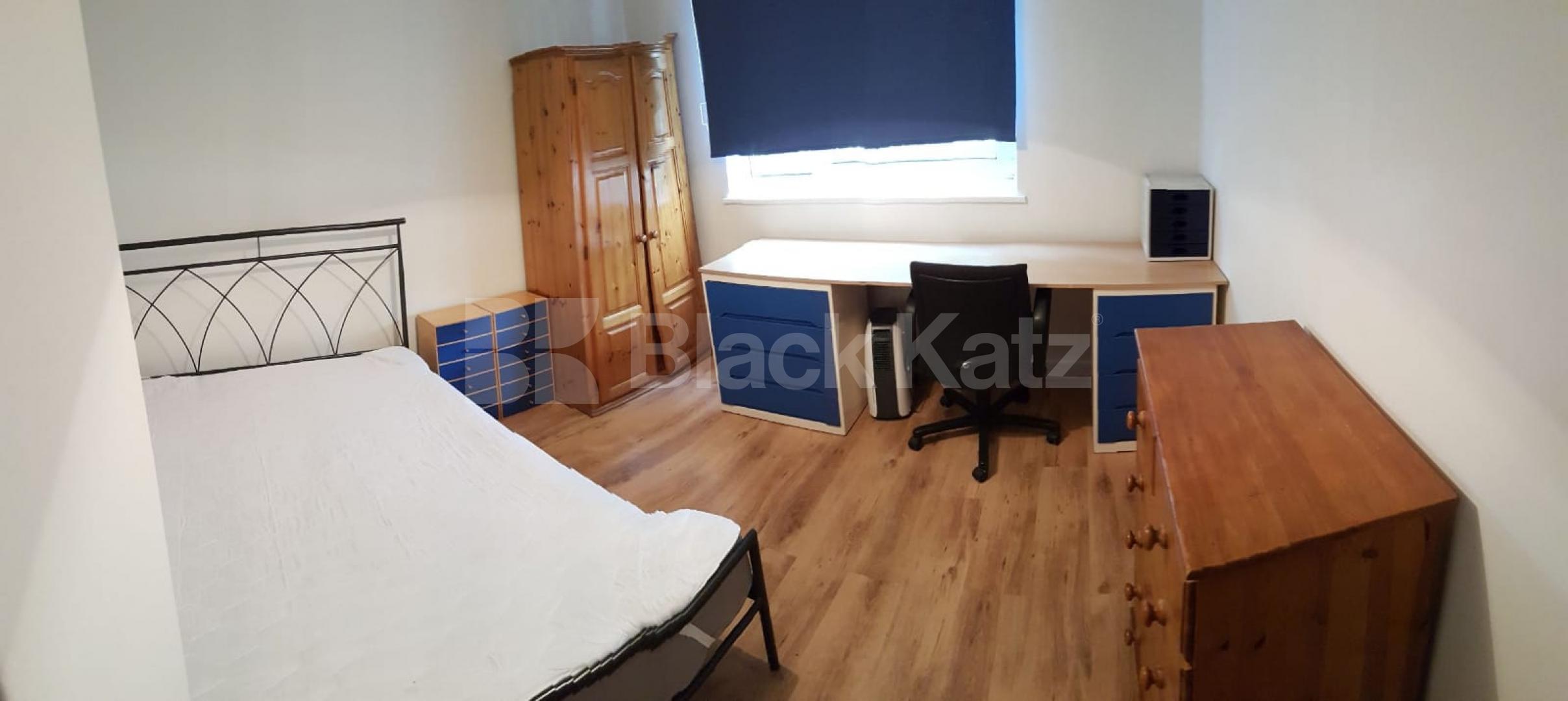 			NEW INSTRUCTION  (Includes water rates and broadband)., 4 Bedroom, 1 bath, 1 reception Maisonette			 Yaldham House Old Kent Road, Borough SE1