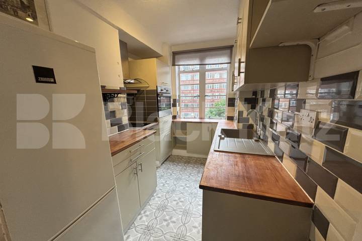 Highly desirable development with 24 hr concierge  Du Cane Court, Balham 