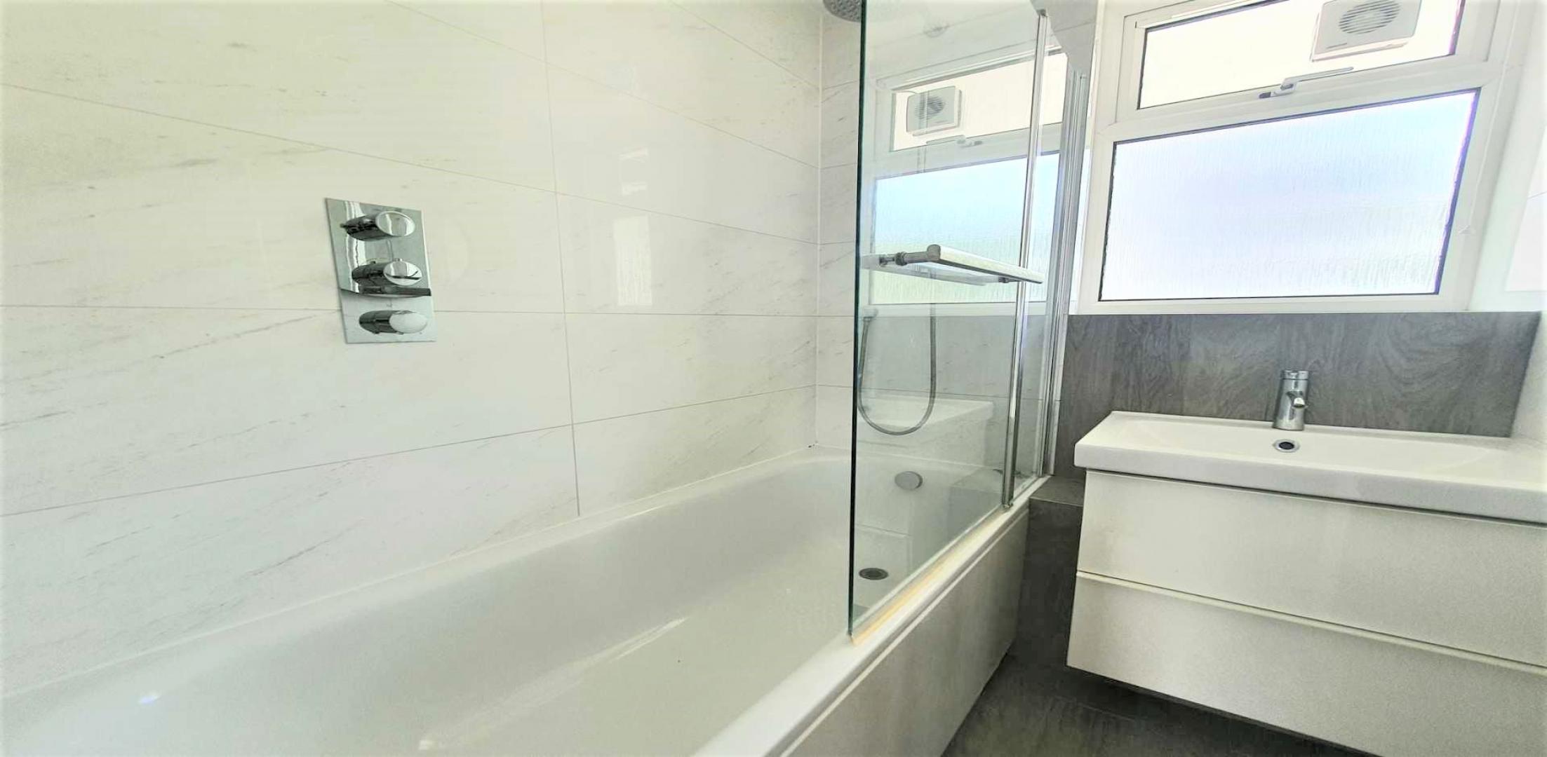 			3 Bedroom, 2 bath, 1 reception Flat			 Maitland Park Road, CHALK FARM NW3