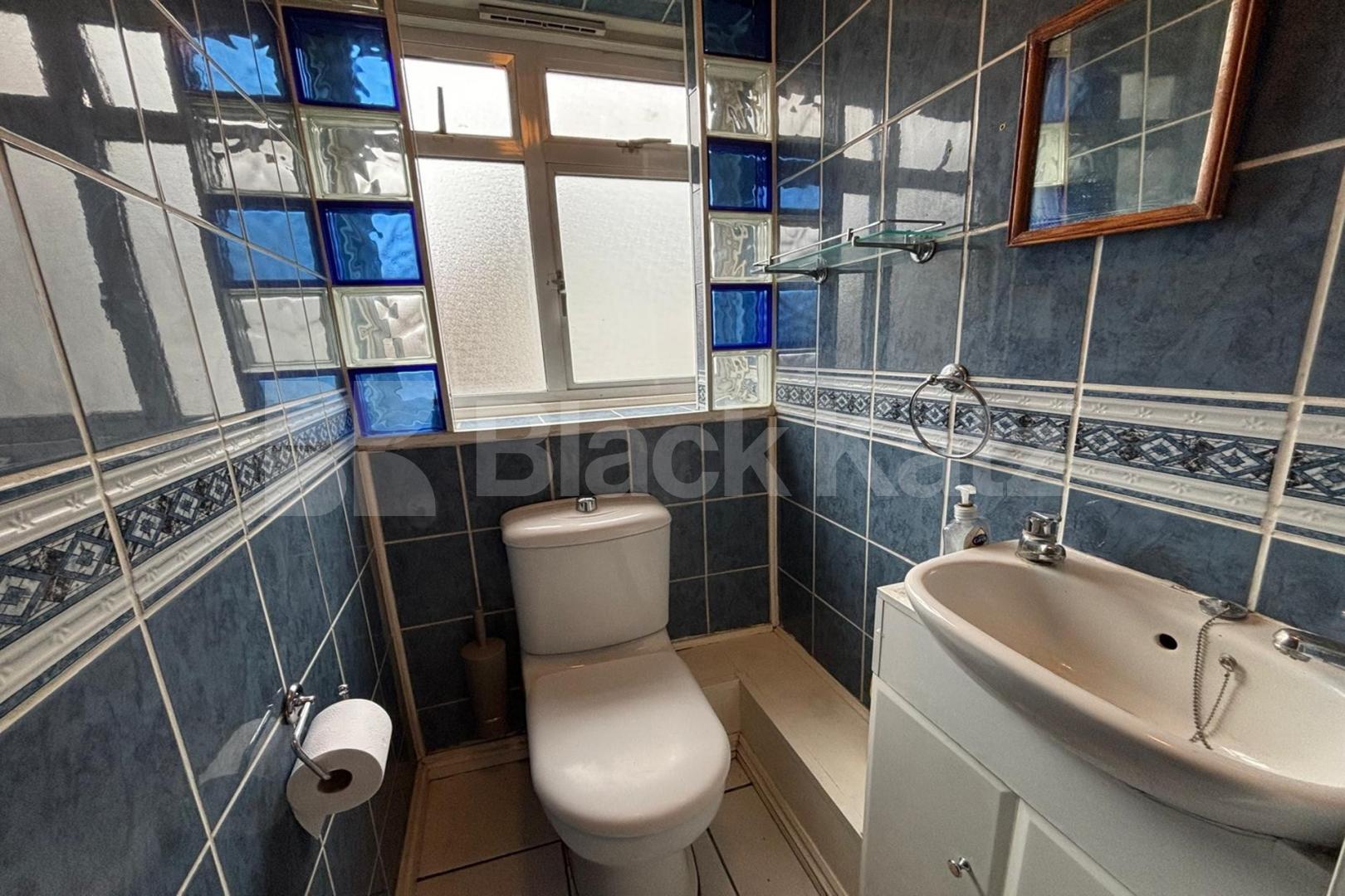 Duplex apartment includes heating & hotwater Churchill Gardens, Pimlico