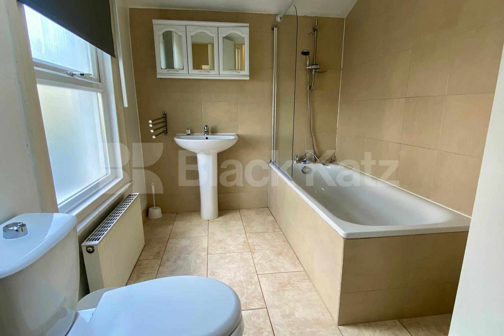 Flooded with natural light & offering 979 Sq Ft. of living & entertaining space Brading Road, Brixton