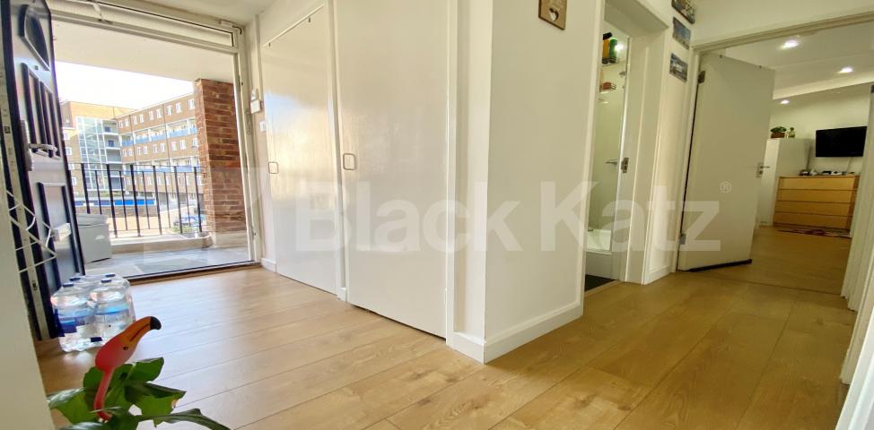 			UNDER OFFER, 3 Bedroom, 1 bath, 0 reception Apartment			 Meakin Estate, Rothsay Street, Borough