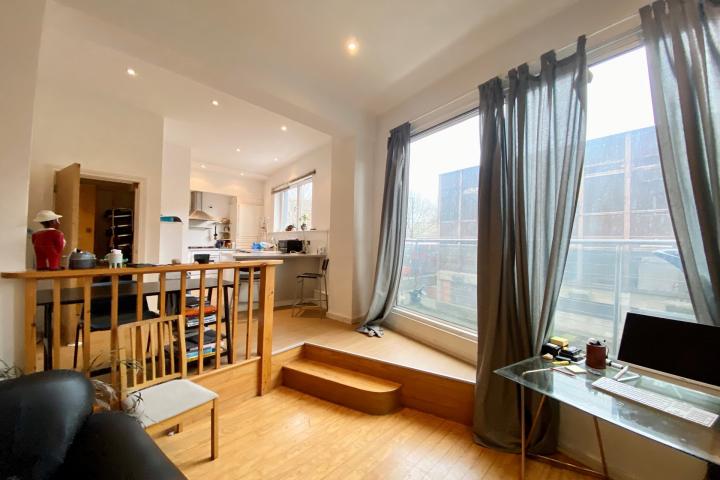 Superbly located & offering 528 Sq. Ft. of living & entertaining space  Newington Causeway, Borough