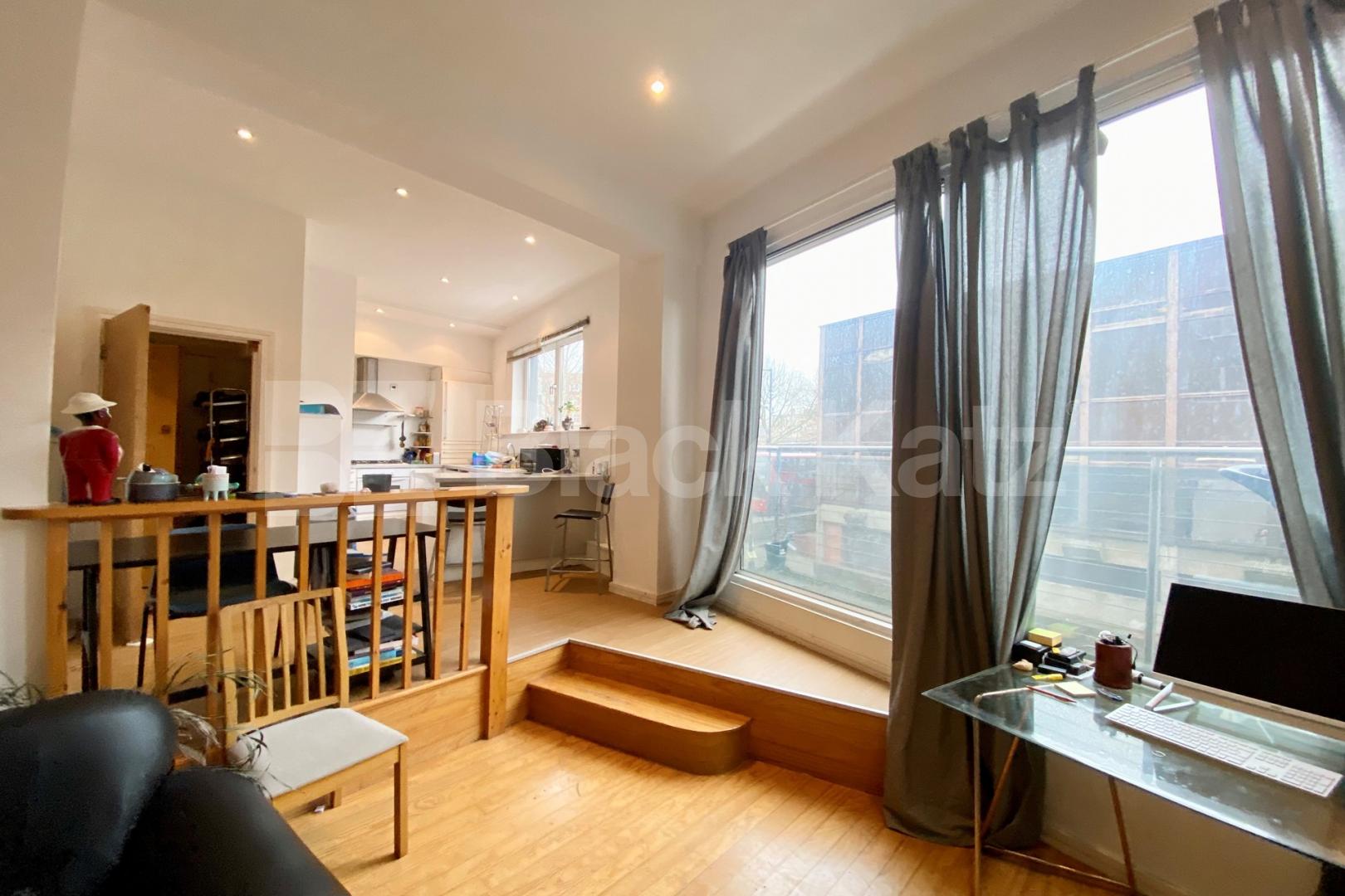 Superbly located & offering 528 Sq. Ft. of living & entertaining space  Newington Causeway, Borough