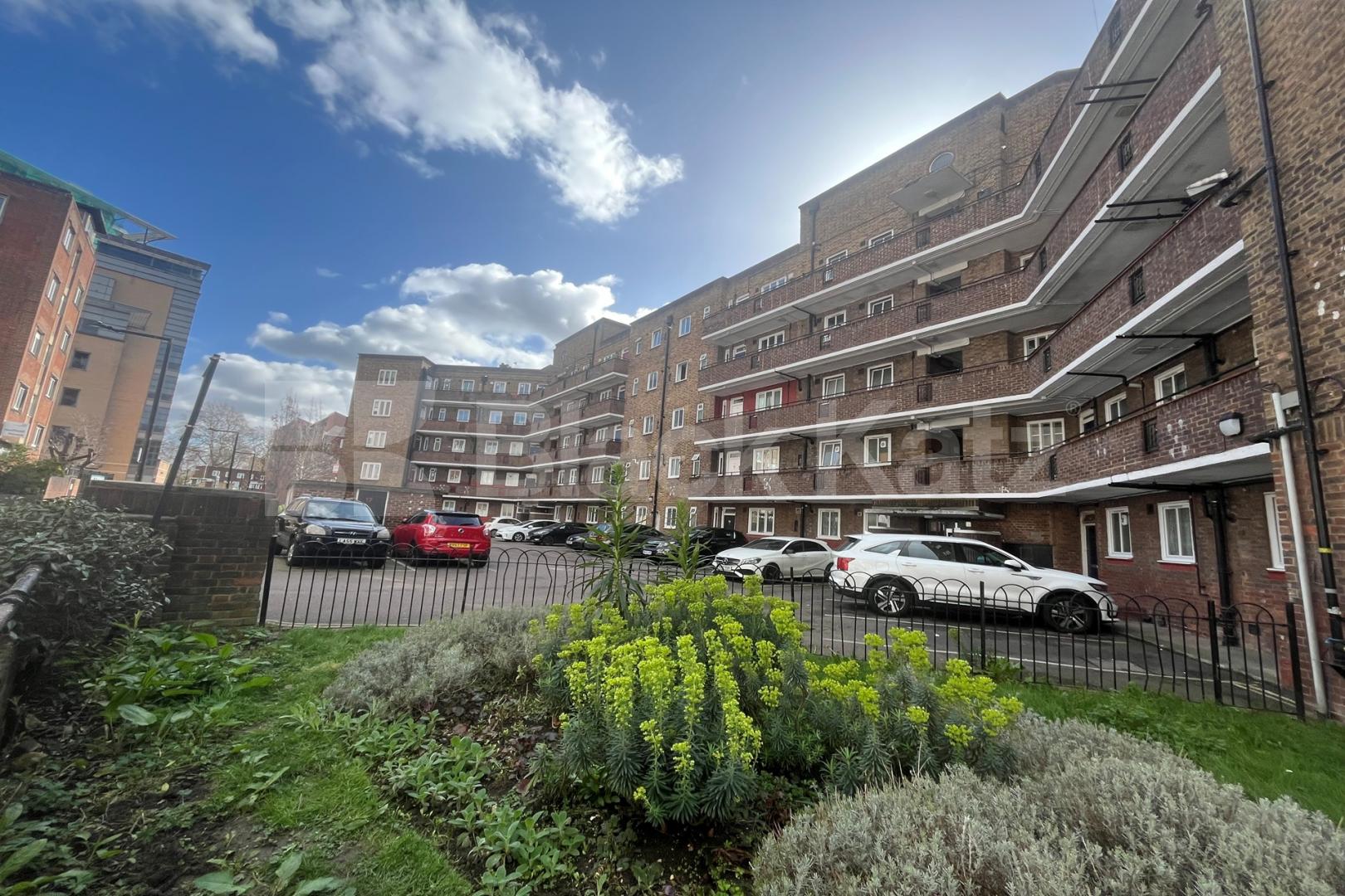 Generous apartment in Tabard Gardens over looking The Shard  Newcomen Street, London Bridge